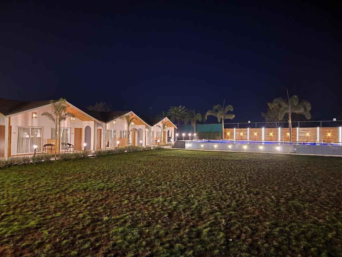 Vits Daman Devka Beach エクステリア 写真